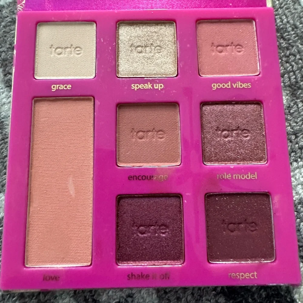 New Tarte Eye and Cheek Palette leave your mark volume II - Picture 2 of 8